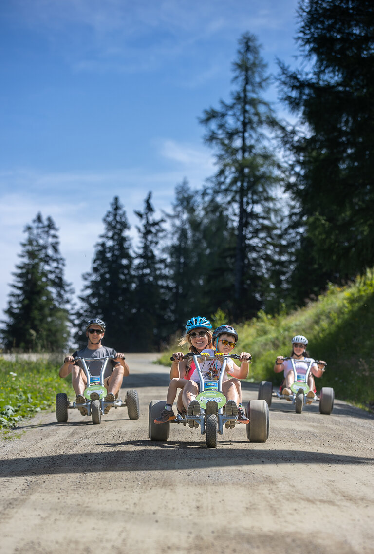 Die Rodelbahn wird im Sommer zur Go-Kart-Bahn | © Harald Steiner