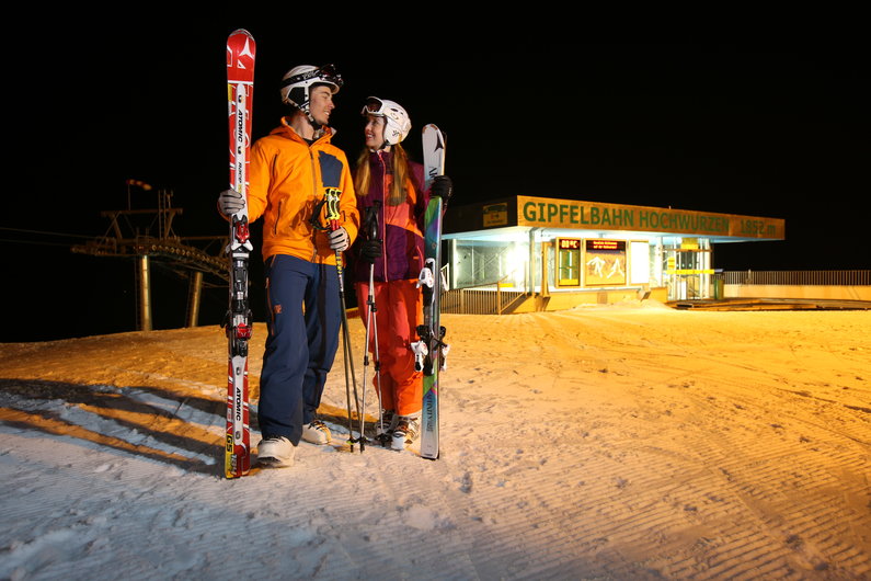 Die Kombination aus Atmosphäre und perfekter Piste macht das Nachtskifahren zu einem unvergesslichen Erlebnis. | © Gregor Hartl