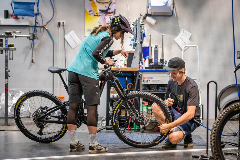 Bründl Sports Bikeworld Schladming Radservice | © Roland Haschka