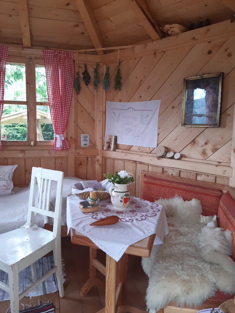 Hütte innen | © Elisabeth Seggl
