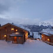 Aussenansicht Alpine-Lodge